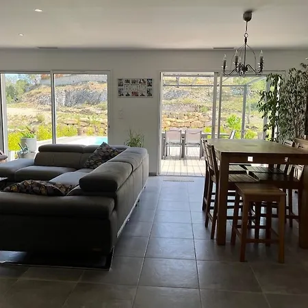 Paisible Avec Piscine Proche Du Pic Saint-loup