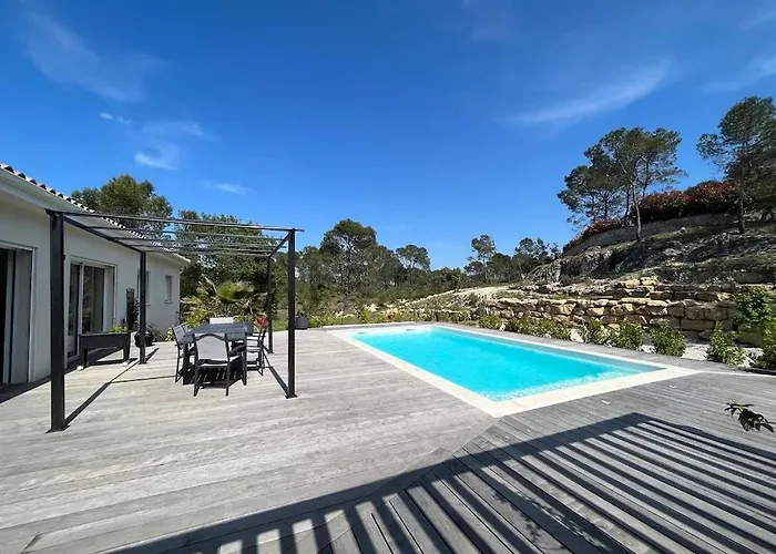 Villa Paisible Avec Piscine Proche Du Pic Saint-loup