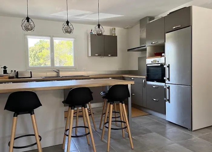 Villa Paisible Avec Piscine Proche Du Pic Saint-loup *