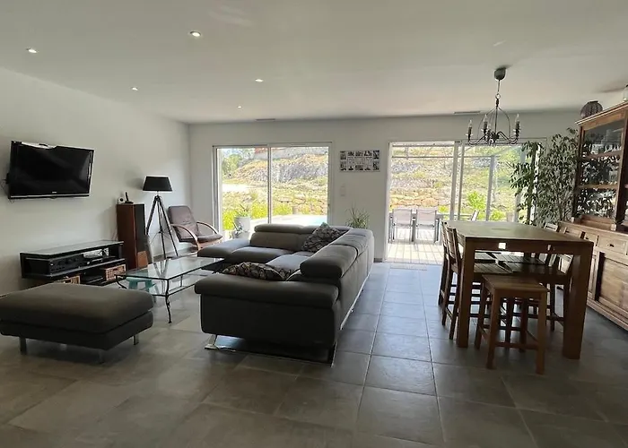 Paisible Avec Piscine Proche Du Pic Saint-loup *